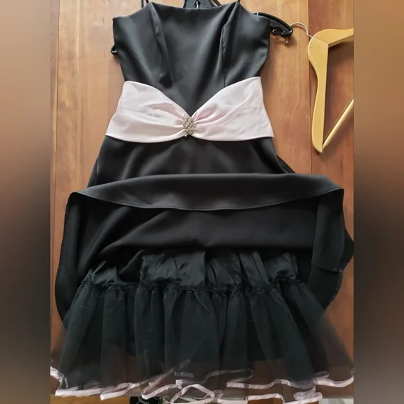 Aspeed Designer Prom Dress - Picture 2 of 10